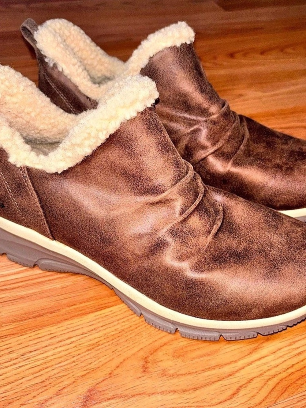 Skechers Cozy Cabin Core Brown Faux Fur Lined Ankle Boots Size 9 Slip On Winter